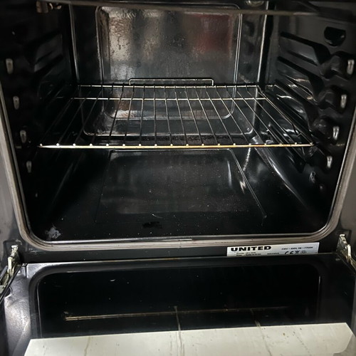 Kitchen stove used, in good condition, fully functional