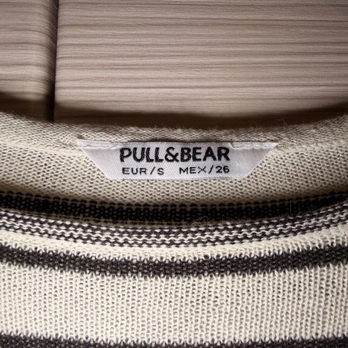 Pull & Bear blouse like new, size M, black and grey