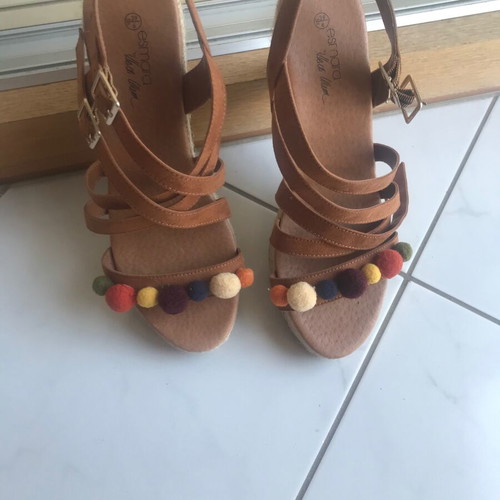 Platform sandals size 39 new with colorful pom-poms