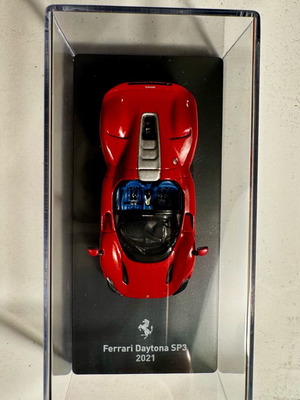 Ferrari Daytona Sp3 model car new