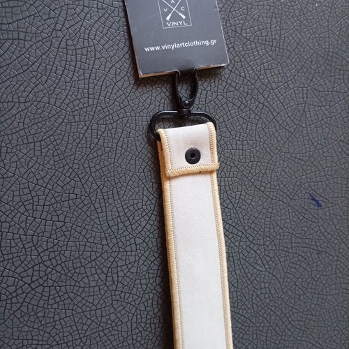 Keychain Vinyl Art Clothing new beige green