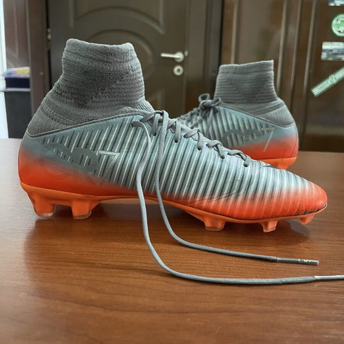 Nike Mercurial CR7 football boots, size 38, grey