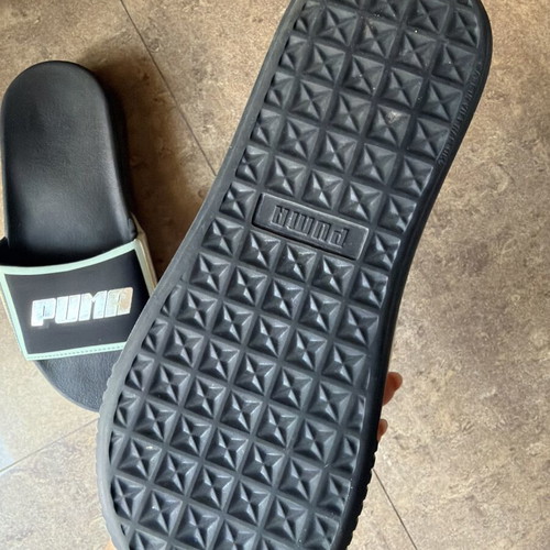 Puma slippers size 38 like new, black