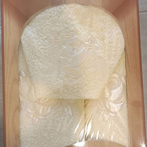 Borea towel set of 3 pieces new, ivory, cotton with embossed design