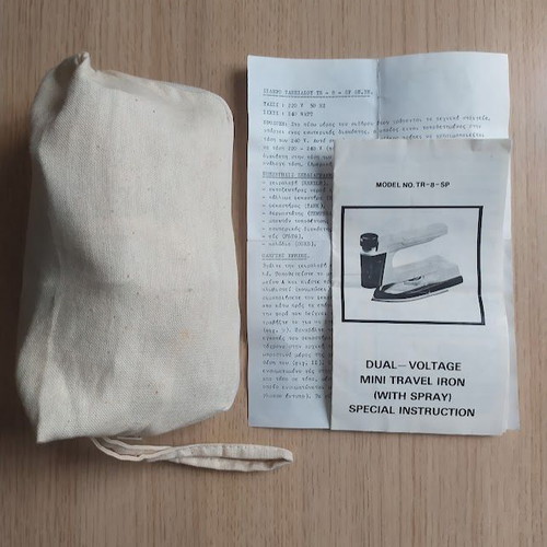 Mini travel iron with water spray vintage, like new