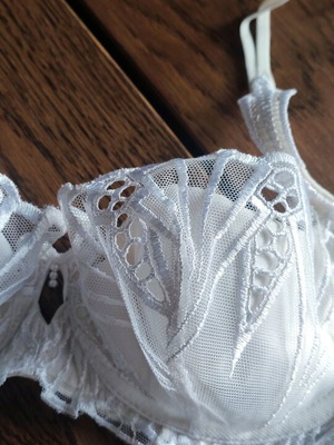 Autograph M&S beige bra like new