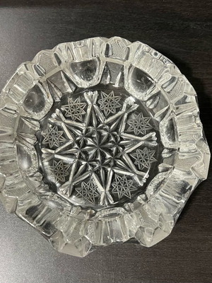 Кристален пепелник