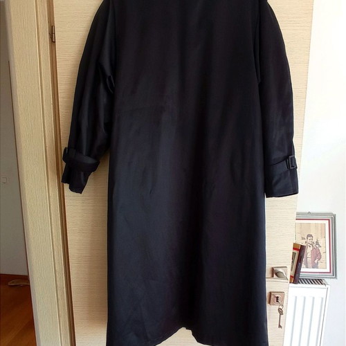 Trench coat classic used, black gabardine with warm lining, size 48
