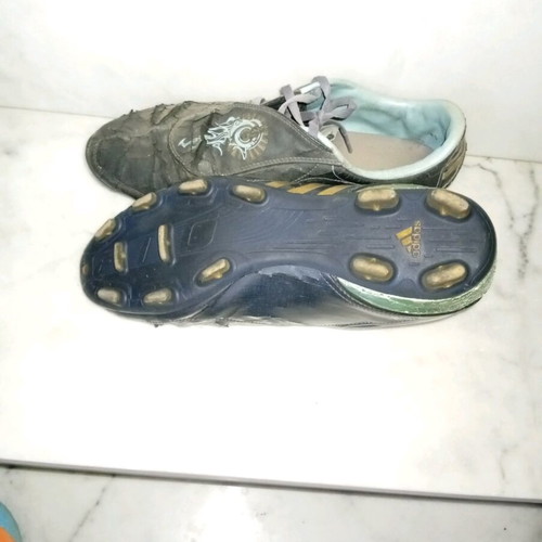 Athletic football shoes used with studs size 42 black and blue