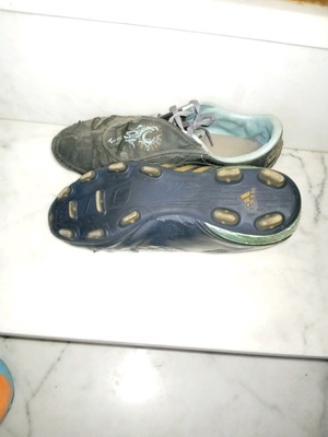 Athletic football shoes used with studs size 42 black and blue