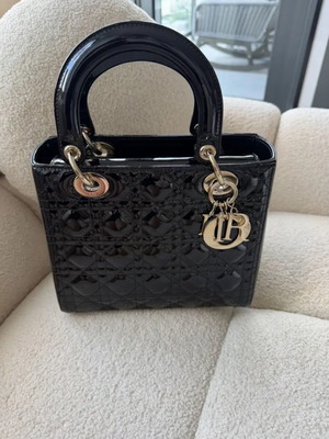 Τσάντα Lady Dior από δέρμα, σαν καινούργια, μαύρη