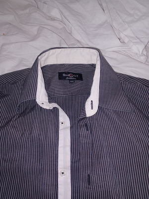 Shoot dress shirt used, black and white, sizes M and L