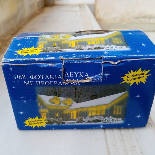 100 white Christmas lights