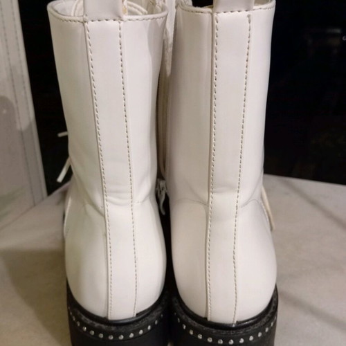 Nio Nio boots size 41 like new, white