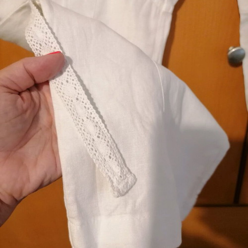 Lynne white linen pants size S used with knitted details