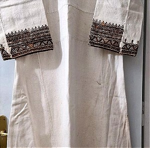 Πουκάμισο  παραδοσιακής  φορεσιάς  Κορινθίας