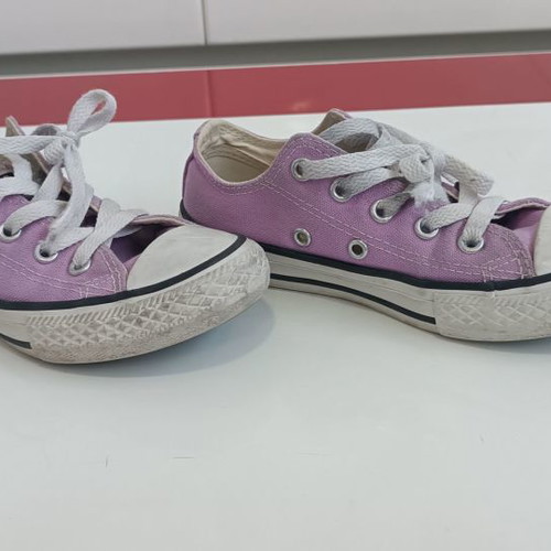 All Star Converse kids shoes used, size 29, purple