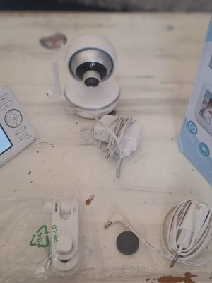 Vtech Baby Monitor with Camera and 5" Screen like new, two-way communication