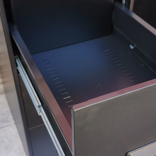 Large Metal Office Drawer Cabinet like new, Italy, 3 drawers, lock