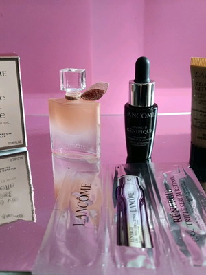 Lancôme travel set with perfume and skincare new