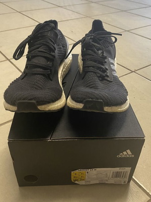 Adidas Ultraboost 19 sneakers like new, size 41.5, black