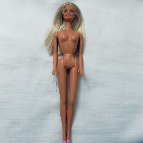 Barbie Chic 2001 like new