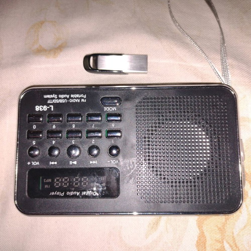 Radio used with 32 GB USB stick gift