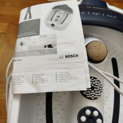 Bosch foot massage bath like new with 3 attachments