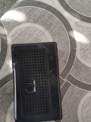 Vintage Phillips radio from the 70s, battery powered, functional
