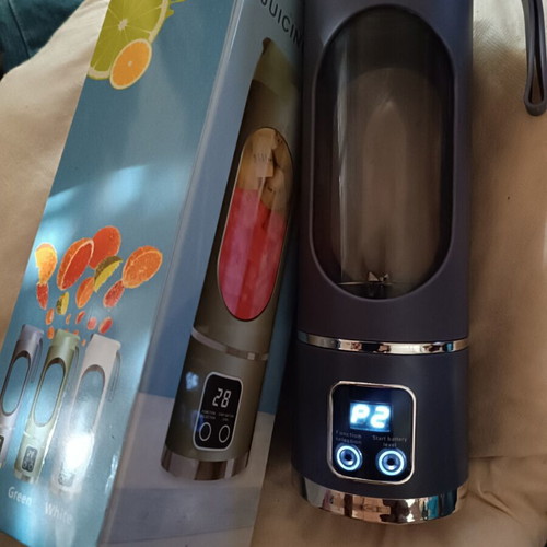 Handheld juicer unused, rechargeable with USB