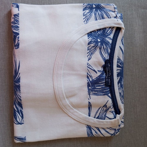 Calliope Man floral print T-shirt, blue and white, size Small