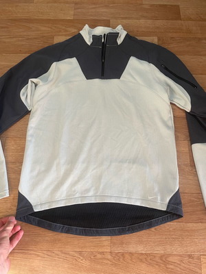 Nike Mens Half Zip Fleece Sweater Like New, Size M, Grey