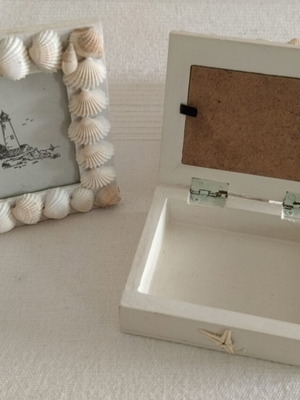 Vintage frame and jewelry box set with natural shells, new