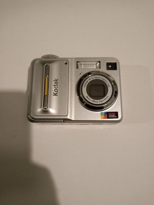 Kodak Easyshare C653 used, broken camera for parts or decoration