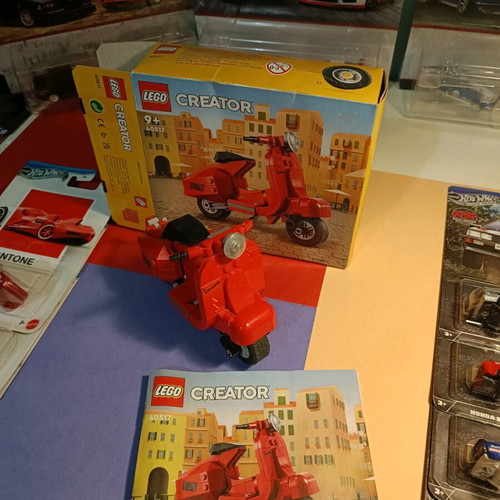 Lego Vespa 40517 Creator retired set like new