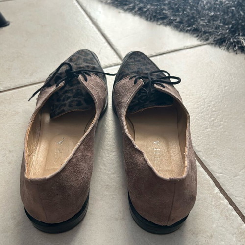 Moccasins like new with unique print, size 38, black and pink