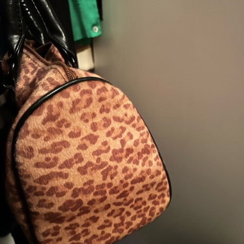 Women's handbag like new, velvet texture exterior