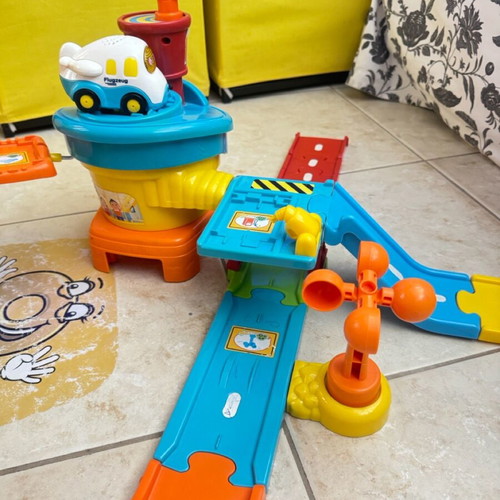 VTech Airport Control Tower like new with extra accessories