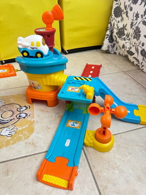 VTech Airport Control Tower like new with extra accessories