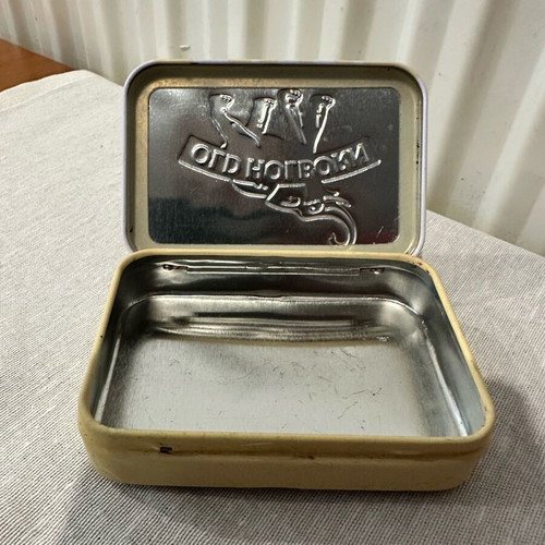 Old Holborn collectible metal box like new