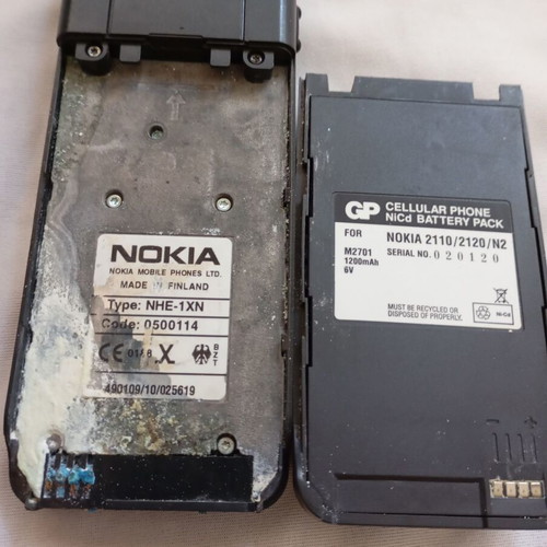 Nokia 2110 (NHE-1XN) vintage retro mobile phone used for parts or repair
