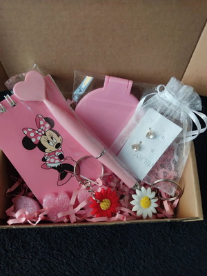 Gift Box με Minnie και αξεσουάρ καινούργιο