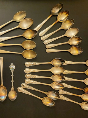 Silver-plated spoons like new, set of 26, antiques from England