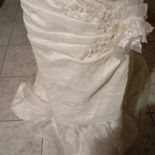 Wedding dress white with embroidered flowers, like new, size S