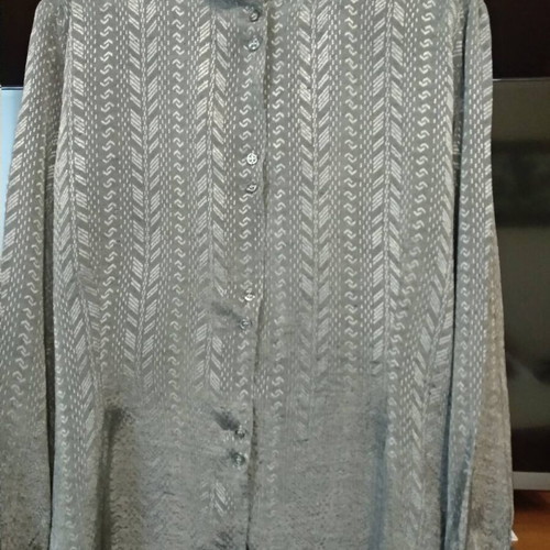 Steps gray women's shirt used, one size medium/large