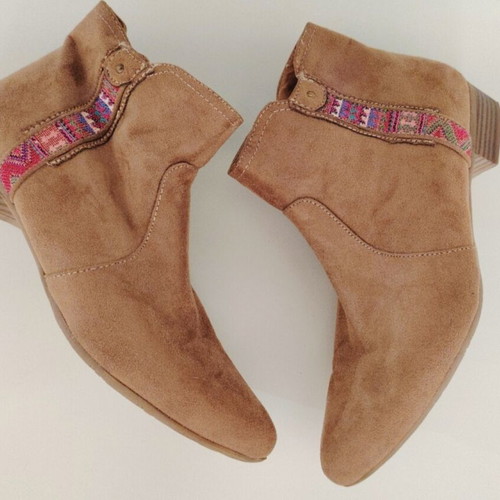 Beige ankle boots, size 38.5