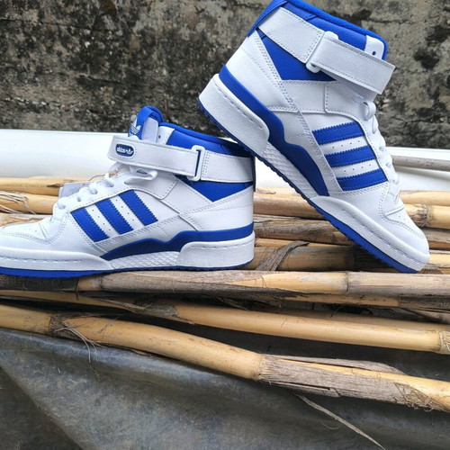 Adidas Forum Mid athletic shoes new, size 42, white and blue