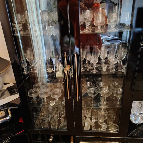 Black lacquer unit used, detachable