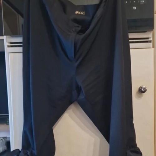Mat Fashion Women's 3/4 Plus Size Pants XL like new, black