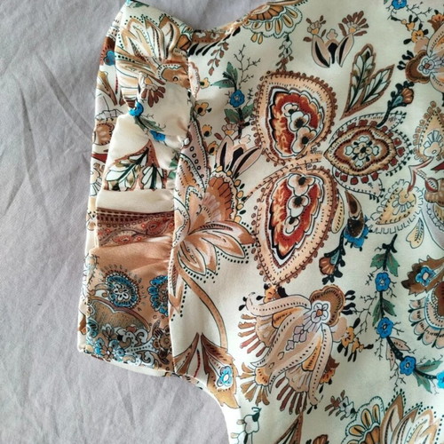 Women's blouse with paisley print like new, size M